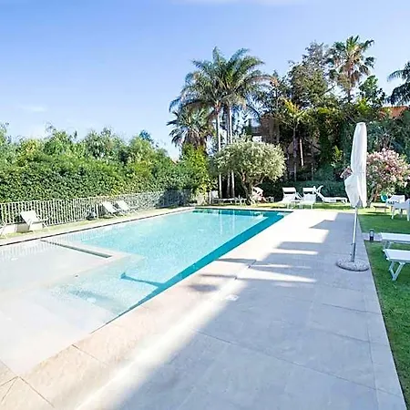 Hotel apartamentowy Sicilia's Art & Aci SantʼAntonio