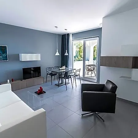 Hotel apartamentowy Sicilia's Art & Aci SantʼAntonio
